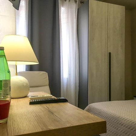 Dimora Conte Bed & Breakfast La Maddalena  Exterior photo